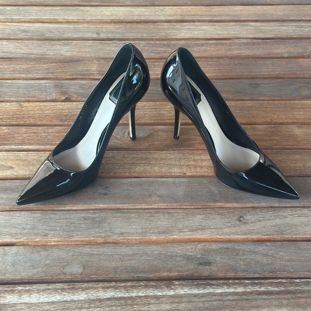Christian Dior black patent leather pumps. - Picture 3 of 6